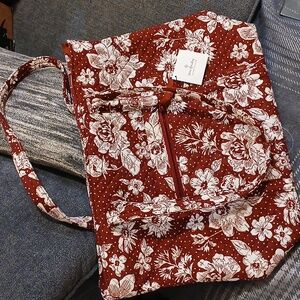 Vera Bradley tote bag beautiful burgundy with white flowers